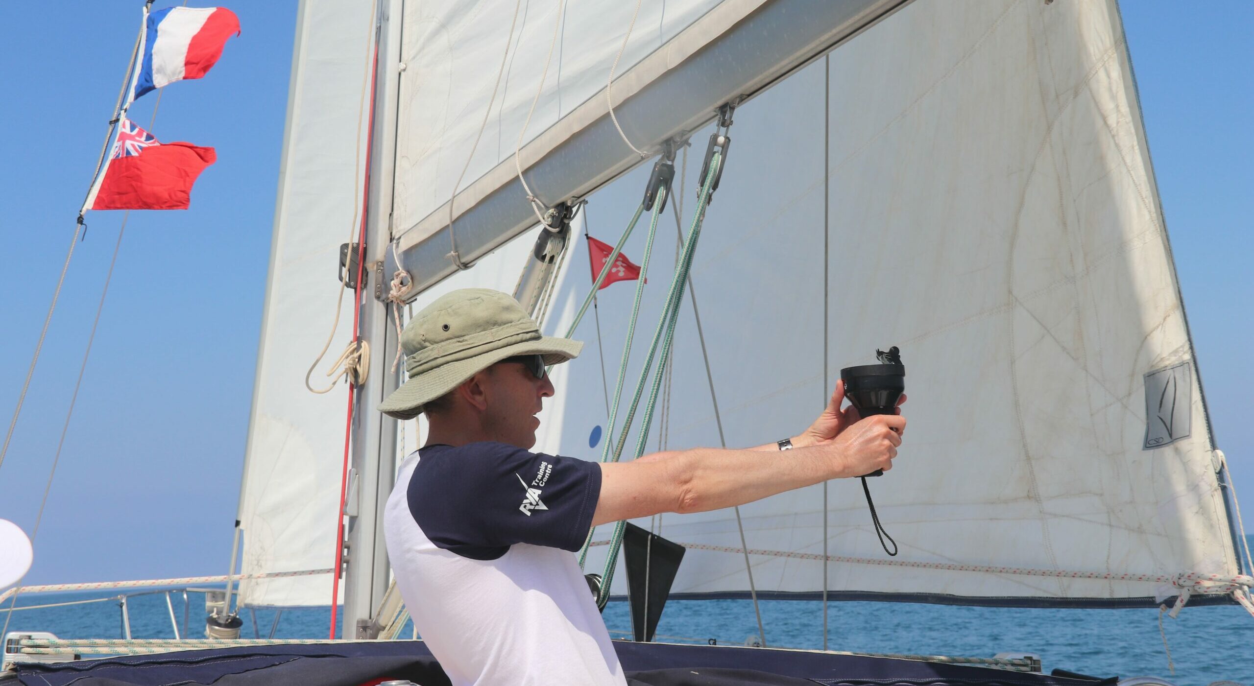 Prendendo i rilevamenti - white wake sailing