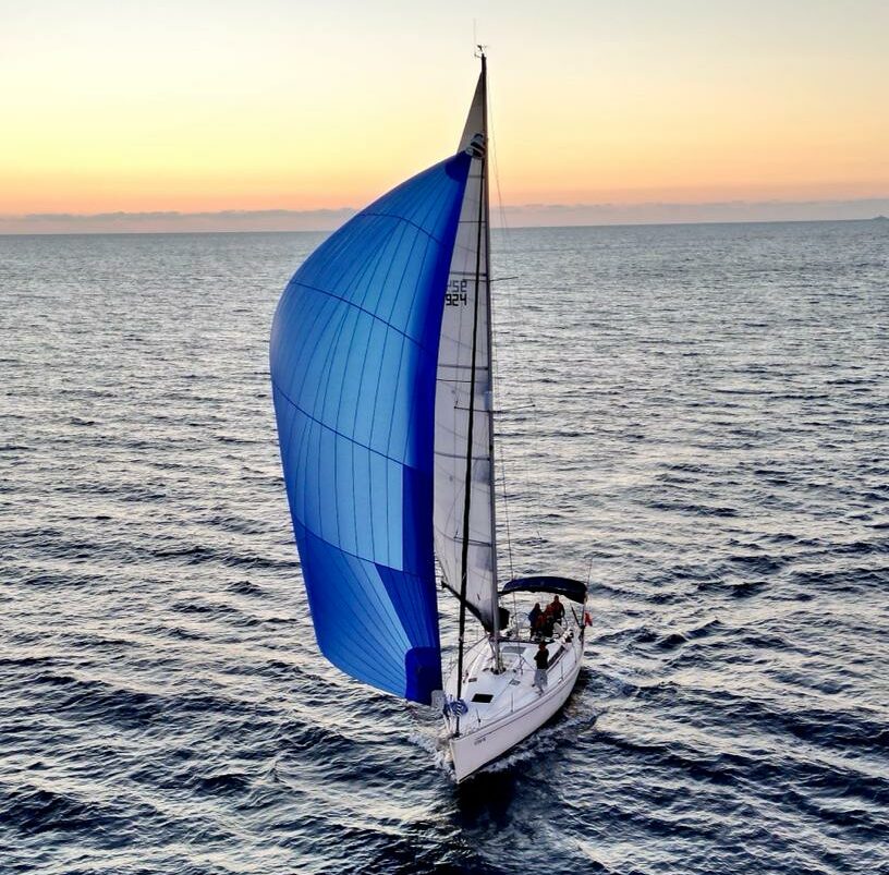 Neda 1 con Gennaker - White Wake Sailing